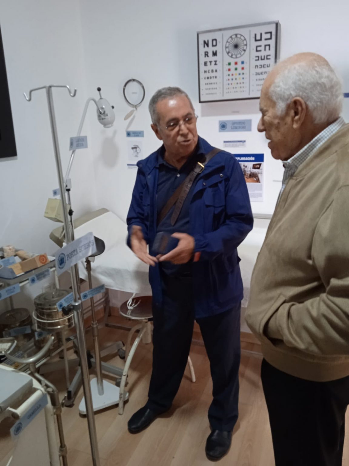 Visita de Dr. José María Vázquez Museo Medico Rural Maceda (Ourense)